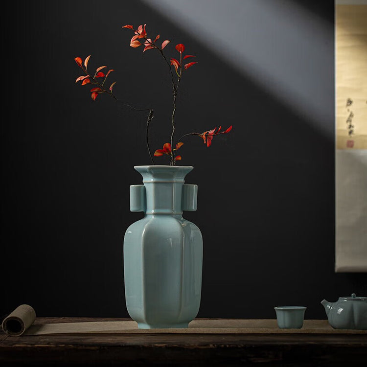 貫耳瓶(かんじびん)