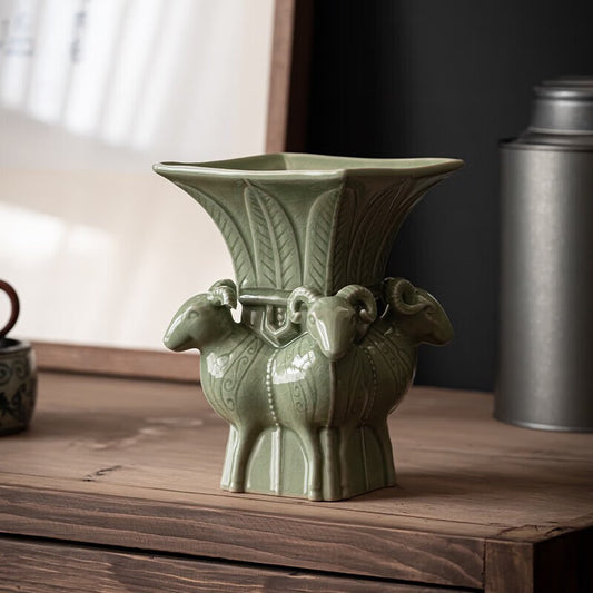 四羊方尊（しようほうそん）